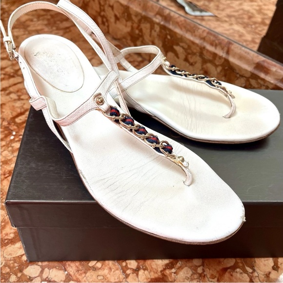 GUCCI Authentic White Sandals - Size 38.5 - Flat Thong Red/Blue Ribbon Chain - Picture 6 of 13